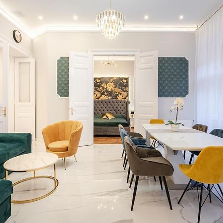 Premium Art Deco Apartment At Broadway // 4Bdr & 3Br Boedapest Buitenkant foto