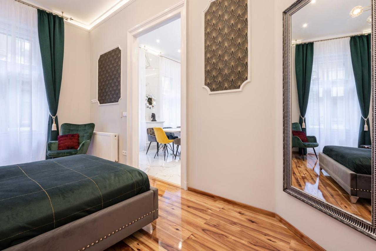 Premium Art Deco Apartment At Broadway // 4Bdr & 3Br Boedapest Buitenkant foto