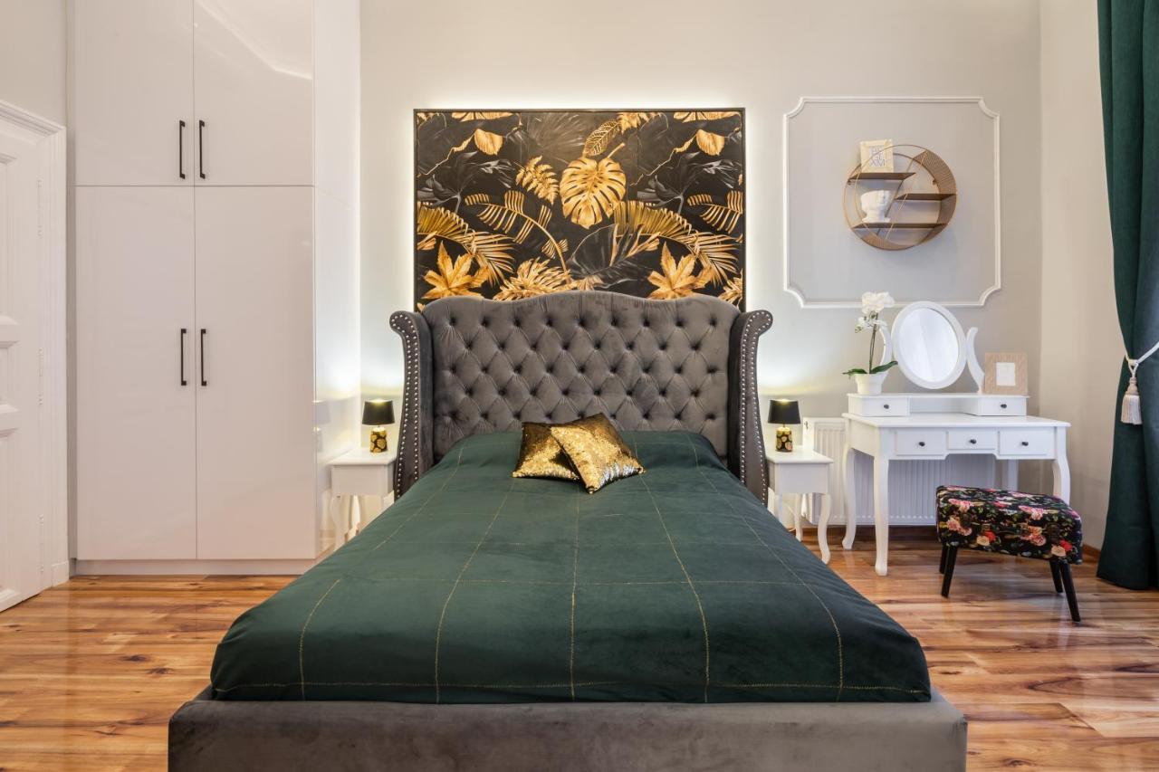 Premium Art Deco Apartment At Broadway // 4Bdr & 3Br Boedapest Buitenkant foto