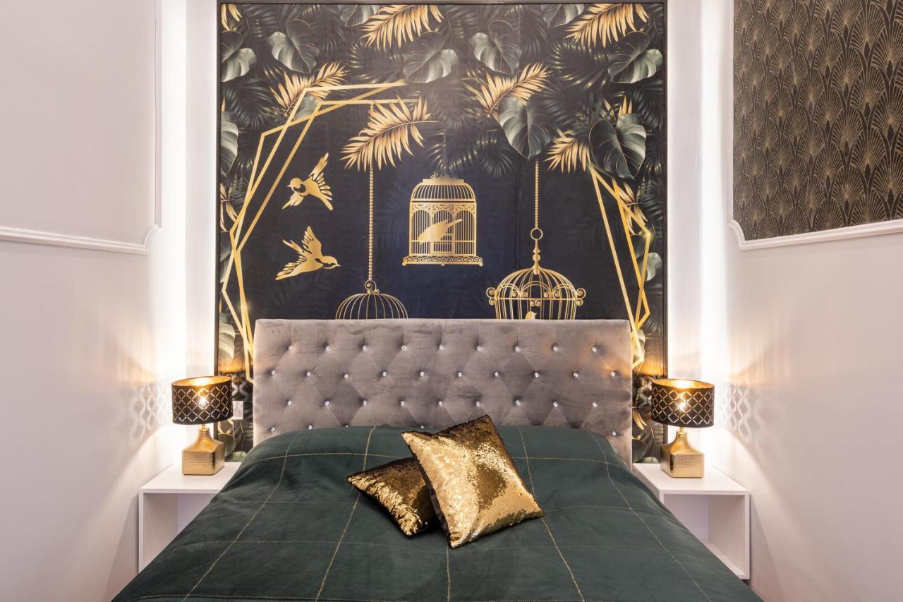 Premium Art Deco Apartment At Broadway // 4Bdr & 3Br Boedapest Buitenkant foto