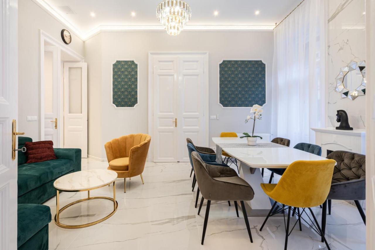 Premium Art Deco Apartment At Broadway // 4Bdr & 3Br Boedapest Buitenkant foto