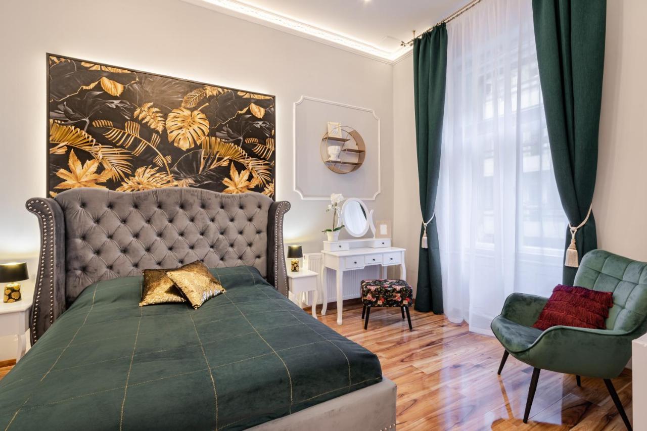 Premium Art Deco Apartment At Broadway // 4Bdr & 3Br Boedapest Buitenkant foto