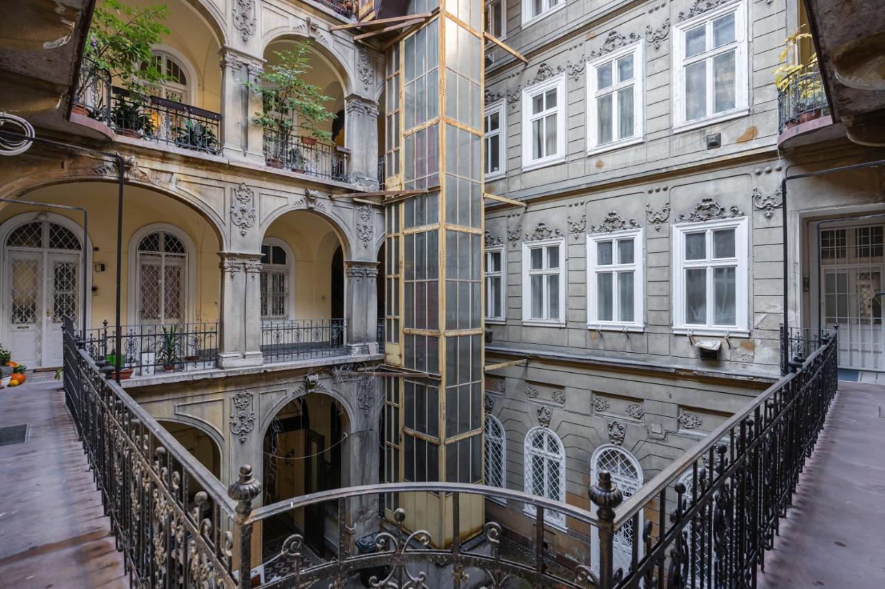 Premium Art Deco Apartment At Broadway // 4Bdr & 3Br Boedapest Buitenkant foto